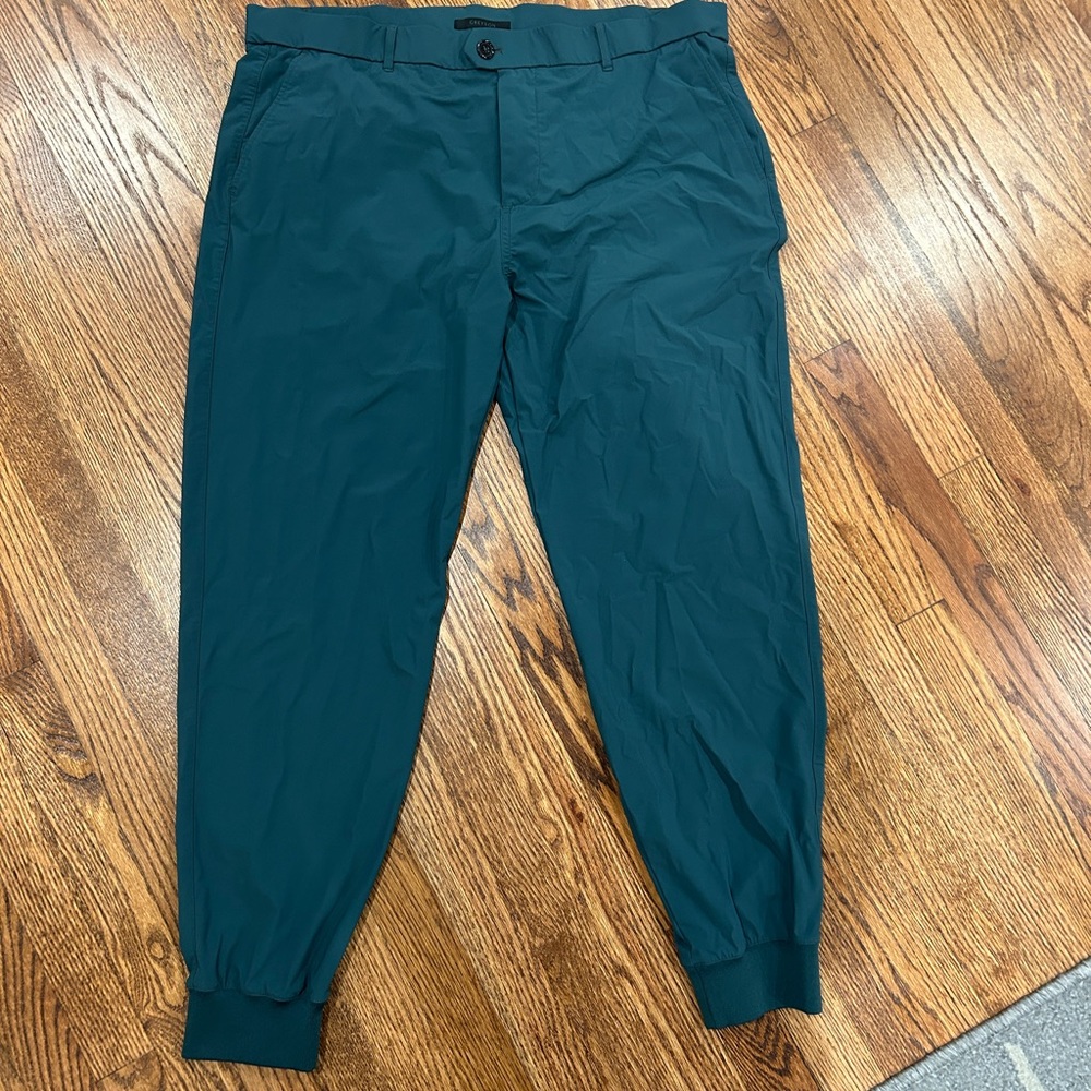 Greyson Montauk joggers size 40 in dark green